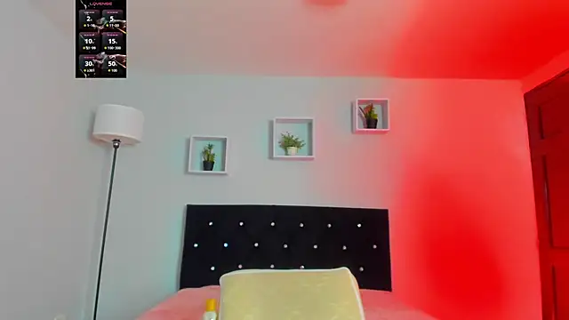 Snapshot of Victoria_Rose_ chatting on April 25, 1:25 pm Victoria Rose online show from April 25, 1:25 pm