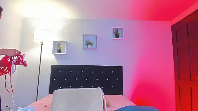 Snapshot of Victoria_Rose_ chatting on April 30, 12:33 pm Victoria Rose online show from April 30, 12:33 pm