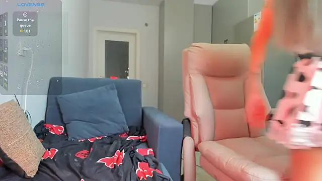 Snapshot of Kira_dream19 chatting on March 6, 1:07 pm Kira dream19 online show from March 6, 1:07 pm