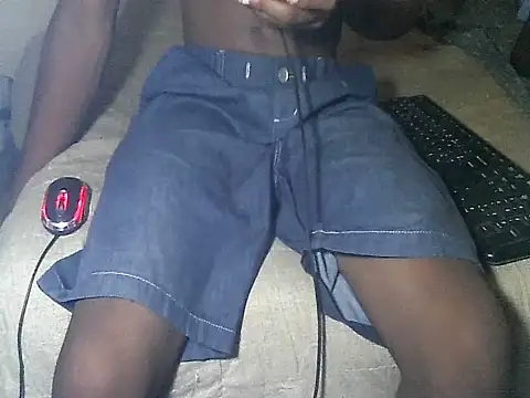 Snapshot of londanirc chatting on February 28, 11:33 am londanirc online show from February 28, 11:33 am