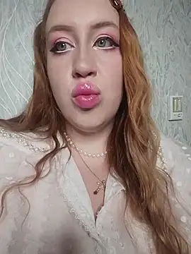 Snapshot of ElonaFox chatting on December 5, 3:30 pm ElonaFox online show from December 5, 3:30 pm