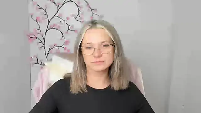 Melodie Aster online show from January 11, 6:57 pm