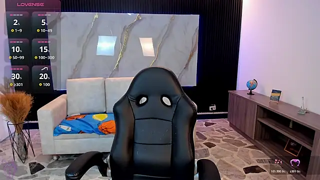 Snapshot of TiffanyHoustton chatting on March 9, 12:09 pm TiffanyHoustton online show from March 9, 12:09 pm