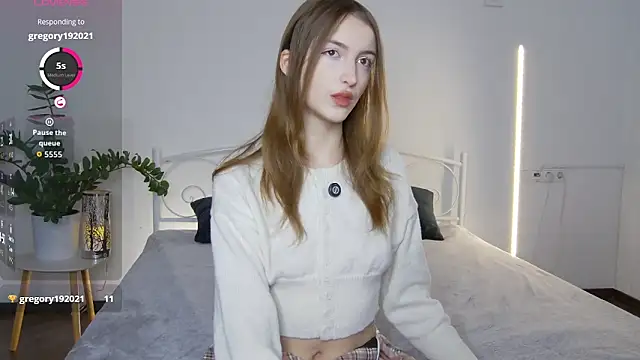 Snapshot of LunaKirby chatting on February 3, 3:06 pm LunaKirby online show from February 3, 3:06 pm