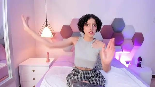 LyraVendrell online show from March 3, 12:39 am