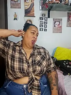 Snapshot of vicky-duarte chatting on March 2, 9:32 pm vicky-duarte online show from March 2, 9:32 pm