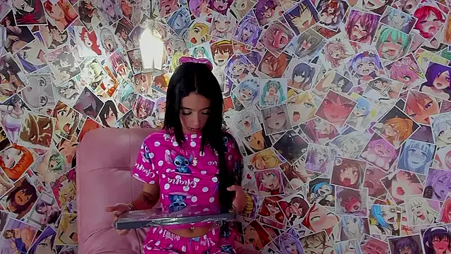 MelanySweett online show from February 3, 8:14 pm