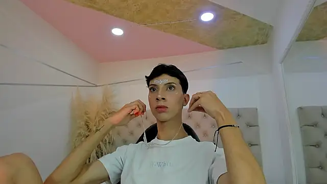 Jamess Carterr  online show from February 2, 8:18 pm