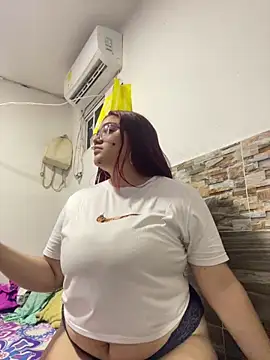 Snapshot of naty_col chatting on February 14, 9:44 pm naty col online show from February 14, 9:44 pm