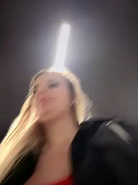 Snapshot of Betsy chatting on December 27, 1:50 pm Betsy online show from December 27, 1:50 pm