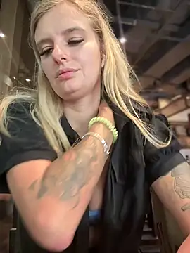 Snapshot of Betsy chatting on January 16, 7:38 am Betsy online show from January 16, 7:38 am