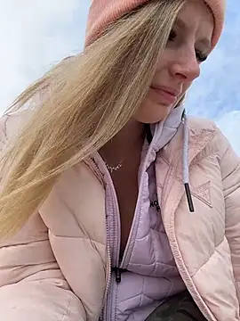 Snapshot of Betsy chatting on March 22, 12:30 pm Betsy online show from March 22, 12:30 pm