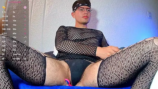nicolatinboy online show from May 6, 9:09 pm