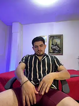 williamsmiiths16 online show from February 13, 3:41 pm