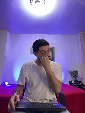 williamsmiiths16 online show from March 12, 11:49 am