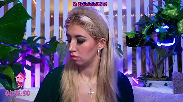 Snapshot of FlowweerGirl chatting on February 2, 11:14 pm FlowweerGirl online show from February 2, 11:14 pm