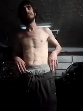 bigjohnson2914 online show from April 4, 2:10 am