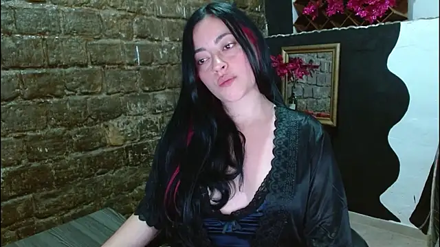 LunaTikka online show from April 28, 1:04 am