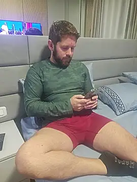 Snapshot of RipMyUnderwear chatting on June 19, 1:15 pm RipMyUnderwear online show from June 19, 1:15 pm