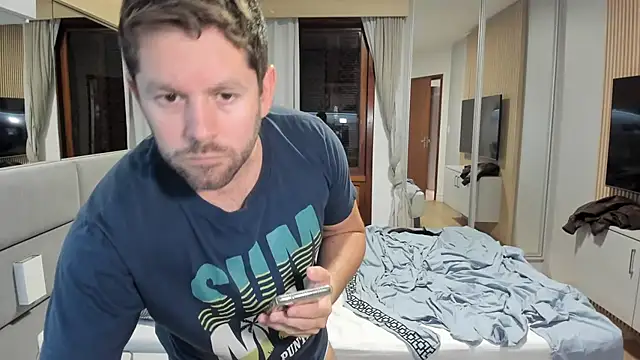 Snapshot of RipMyUnderwear chatting on July 24, 10:19 pm RipMyUnderwear online show from July 24, 10:19 pm