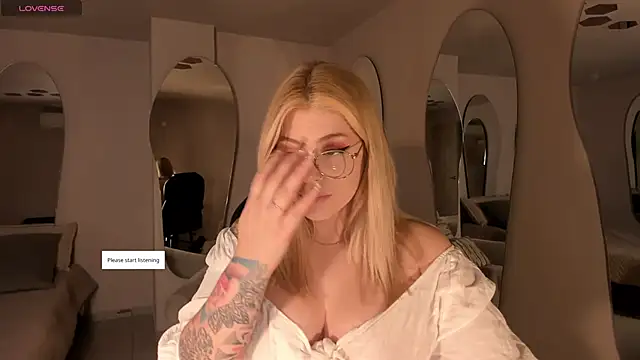 MadisonKane online show from May 17, 11:06 am
