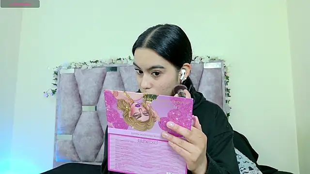 iris and damian online show from January 16, 4:22 pm