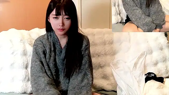 Snapshot of yuna_24 chatting on March 8, 10:19 am yuna 24 online show from March 8, 10:19 am