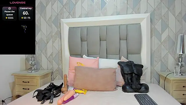 Snapshot of penelope_cox chatting on April 30, 3:46 am penelope cox online show from April 30, 3:46 am