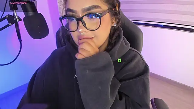 asheryn online show from April 7, 2:23 am