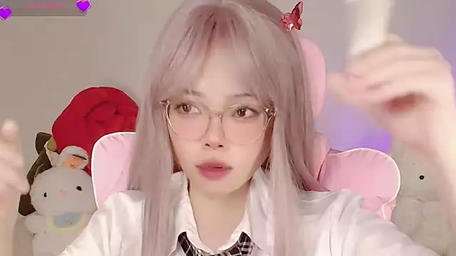 Snapshot of Miyeoonn chatting on May 19, 6:14 pm Miyeoonn online show from May 19, 6:14 pm
