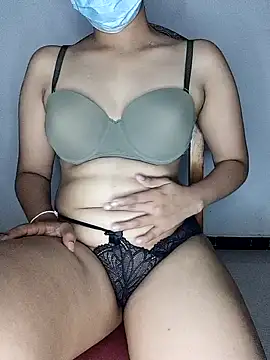 HiNaughty 9 online show from March 13, 4:46 pm