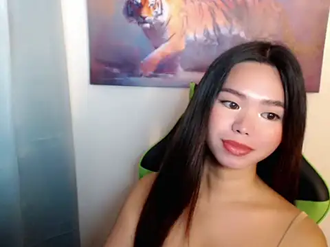 Snapshot of voganmarie chatting on April 16, 2:01 am voganmarie online show from April 16, 2:01 am