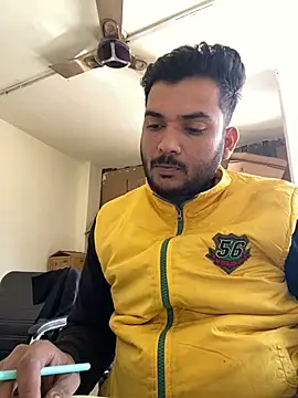 reyansh20134 online show from February 5, 8:08 am