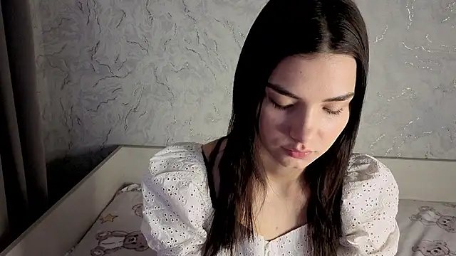 Laura Sunday online show from March 18, 12:30 pm