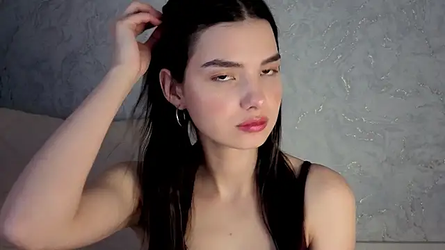 Laura Sunday online show from March 27, 1:44 pm