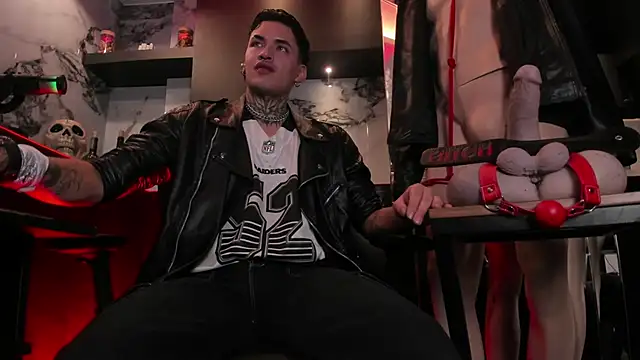 AlecBanne online show from April 2, 10:51 pm