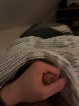 hannes256102 online show from March 4, 9:32 pm