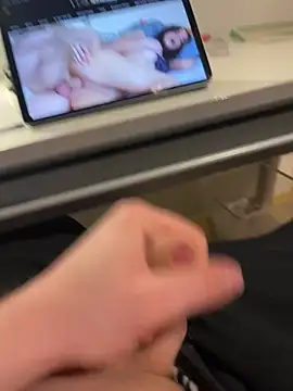 hannes256102 online show from March 8, 8:01 pm