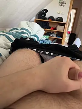 hannes256102 online show from March 21, 10:42 am