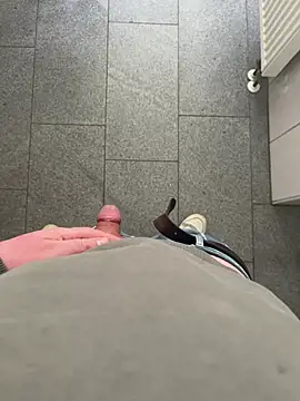 Snapshot of Dodo2223 chatting on January 19, 1:04 pm Dodo2223 online show from January 19, 1:04 pm