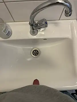 Snapshot of Dodo2223 chatting on February 16, 7:59 am Dodo2223 online show from February 16, 7:59 am