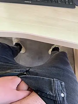 Snapshot of Dodo2223 chatting on April 7, 7:53 am Dodo2223 online show from April 7, 7:53 am