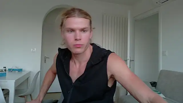 desaadxx1 online show from December 18, 3:51 pm