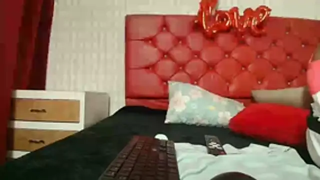 Snapshot of Elizabetth_Roman chatting on February 24, 8:18 pm Elizabetth Roman online show from February 24, 8:18 pm