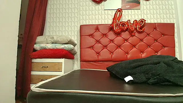 Snapshot of Elizabetth_Roman chatting on March 3, 6:58 pm Elizabetth Roman online show from March 3, 6:58 pm