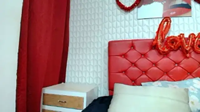 Snapshot of Elizabetth_Roman chatting on March 21, 8:23 pm Elizabetth Roman online show from March 21, 8:23 pm