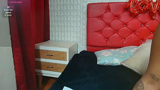 Snapshot of Elizabetth_Roman chatting on March 24, 8:03 pm Elizabetth Roman online show from March 24, 8:03 pm