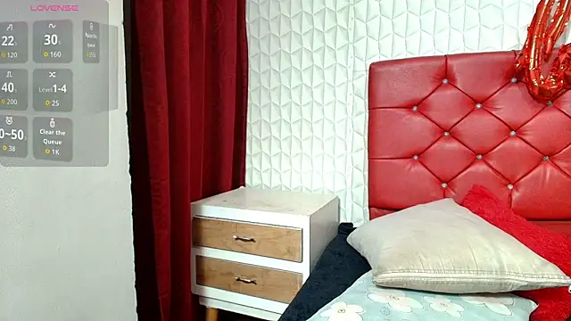 Snapshot of Elizabetth_Roman chatting on March 27, 8:08 pm Elizabetth Roman online show from March 27, 8:08 pm