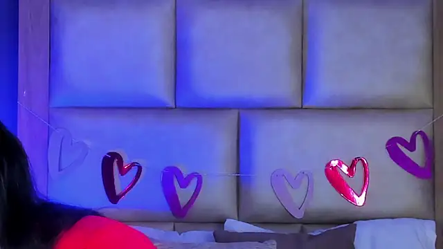 TaniaRedd  online show from February 13, 1:07 pm