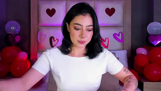 TaniaRedd  online show from February 14, 2:03 pm